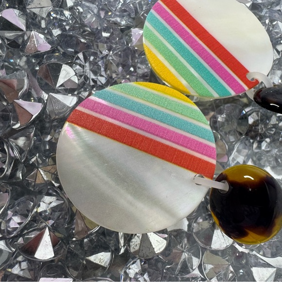 ParkerRose MOP earrings seashell 🐚 pearl with rainbow stripes and brown shell - Picture 3 of 6